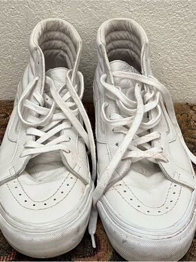 Men’s White Vans SK8 High-Top Leather Sneakers - Classic Lace-Up size 10.5